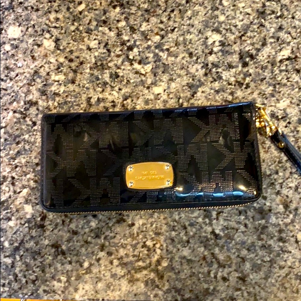 Michael kors wallet